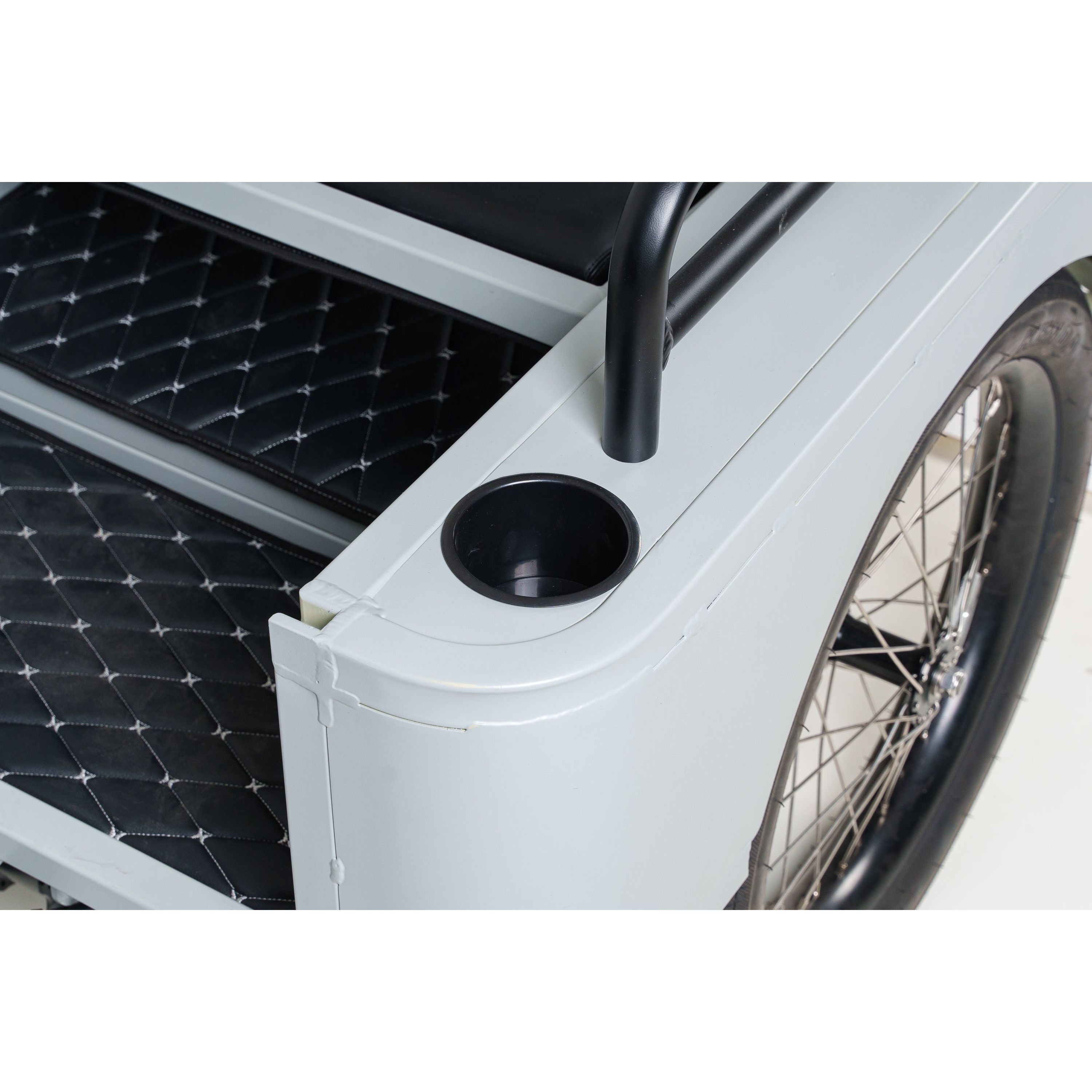 Conductor Plus Rickshaw